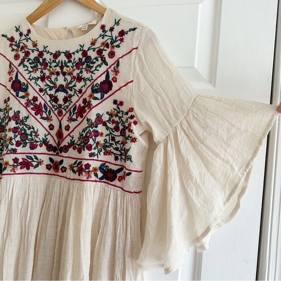 UMGEE Ivory Floral Embroidered Ruffle Tiered Sleeve Tunic Dress Size Small Boho - Picture 4 of 8